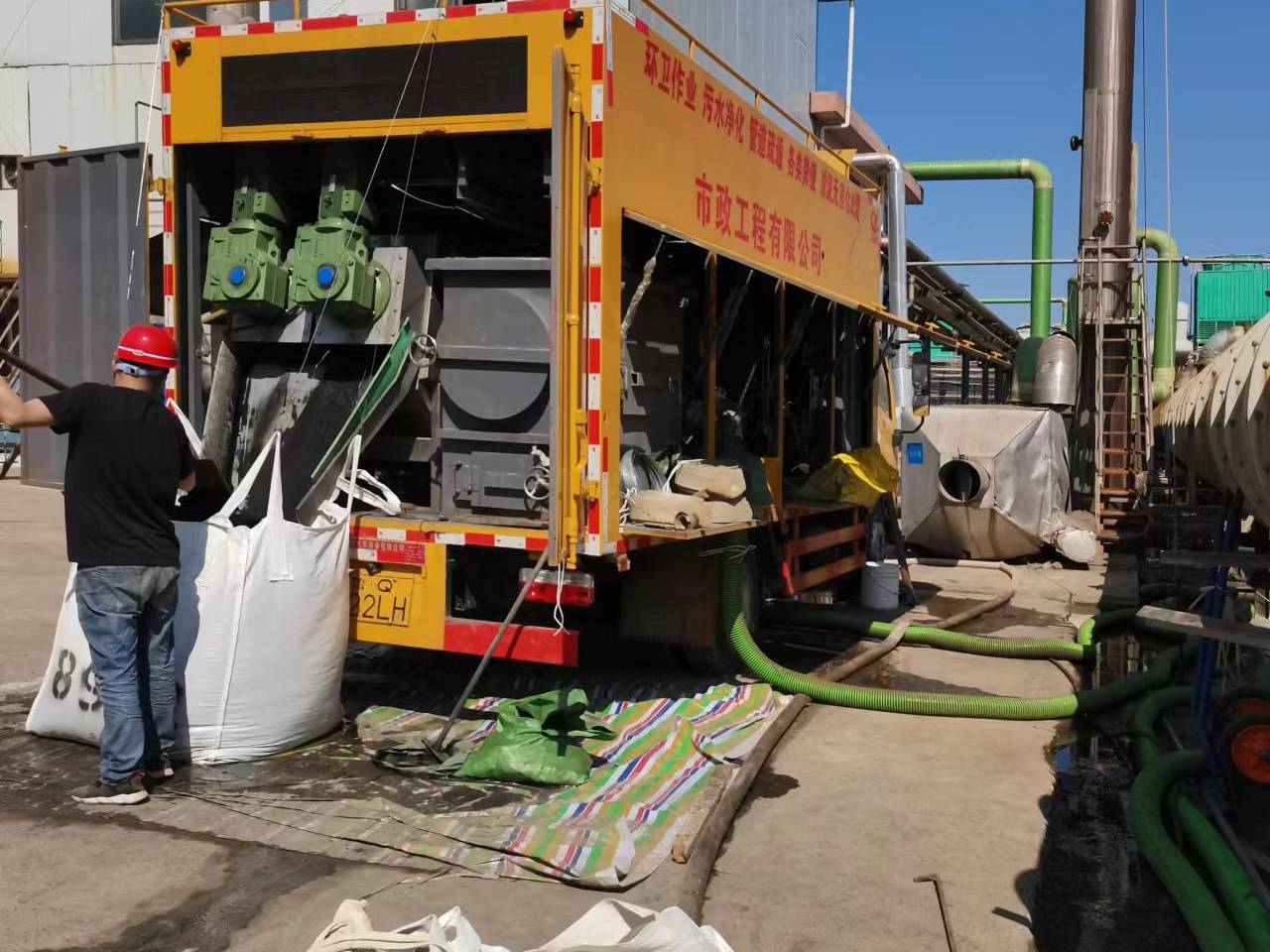 两当淤泥压干处理